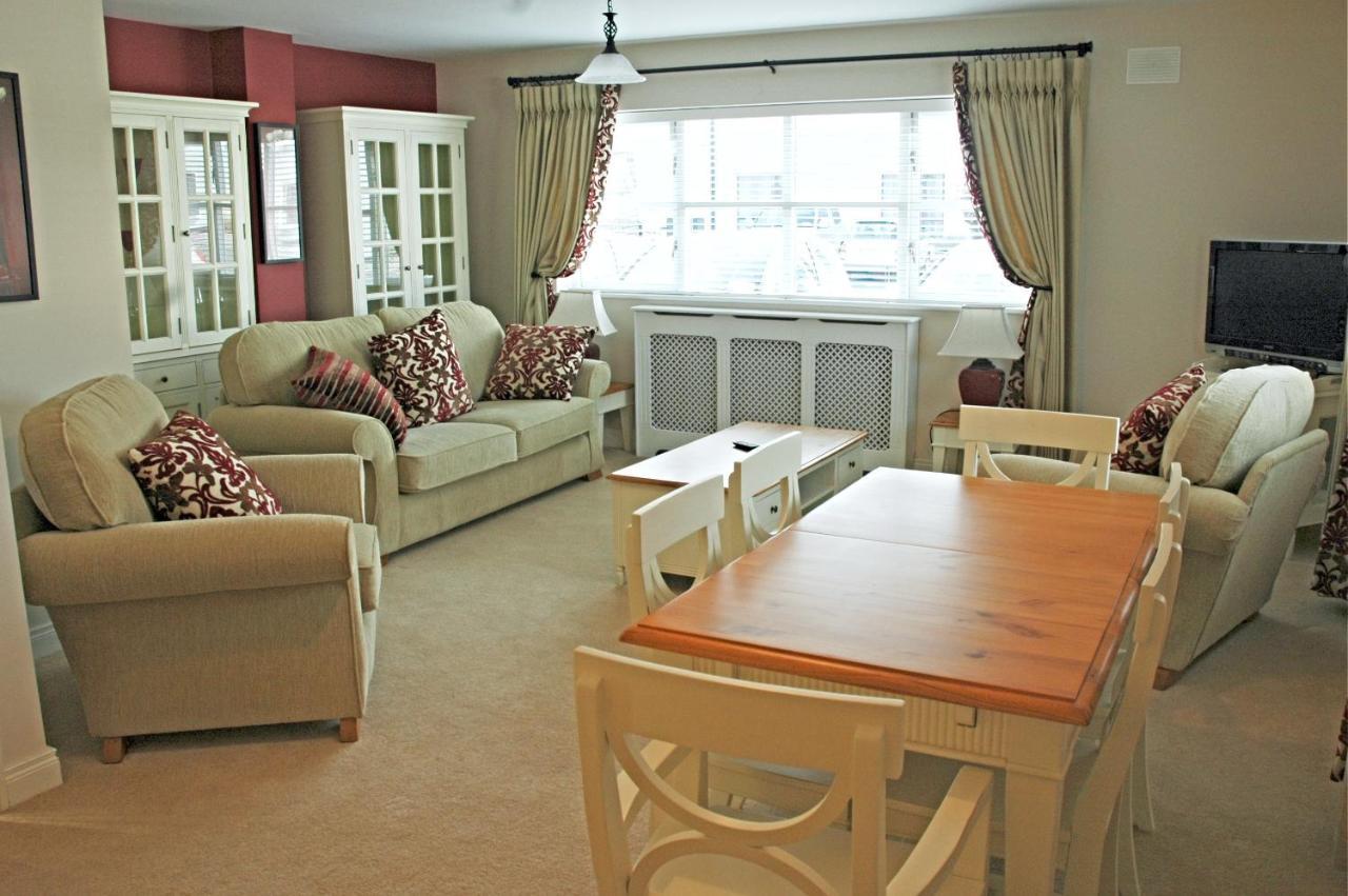 Moyvalley Hotel Self Catering Cottages Zewnętrze zdjęcie